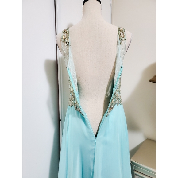 Dress - Picture 10 of 11